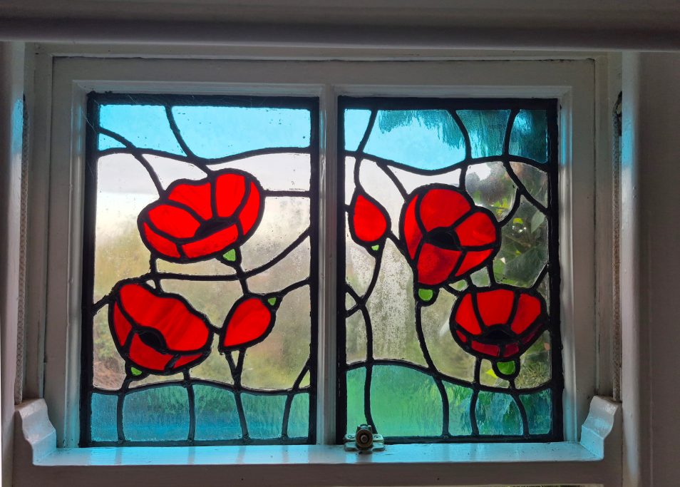 Poppy windows